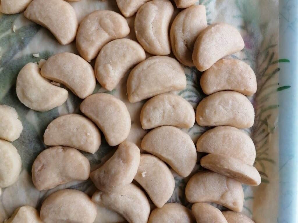 ready baked snow white cookies