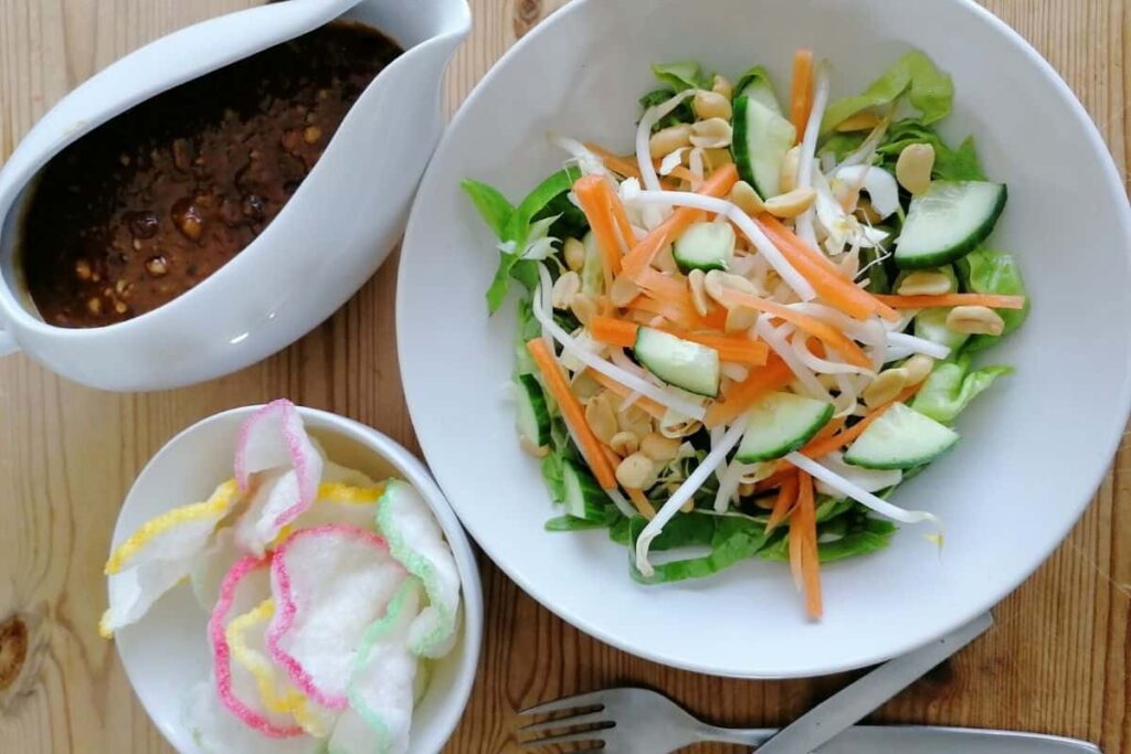 Asinan Jakarta ingredients