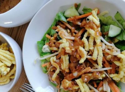 Asinan Jakarta: Indonesian Salad With Spicy Peanuts and Tamarind