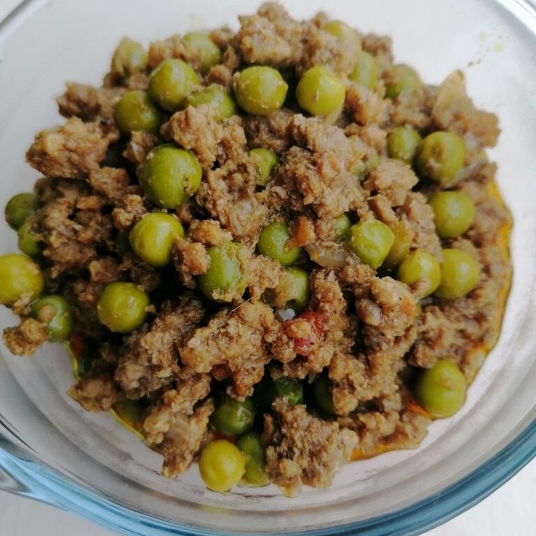Keema matar - lamb minced meat with green peas