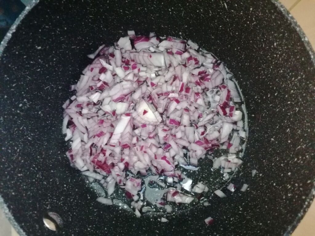 frying onions on the pan