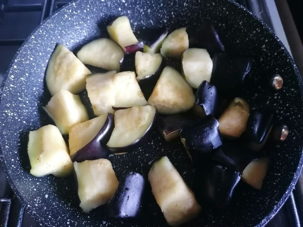 aubergines pieces ready to cook