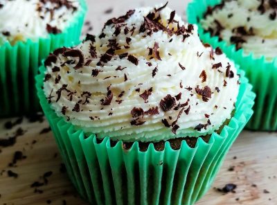 Easy Scrumptious Apple Cupcakes With Cream Cheese Frosting