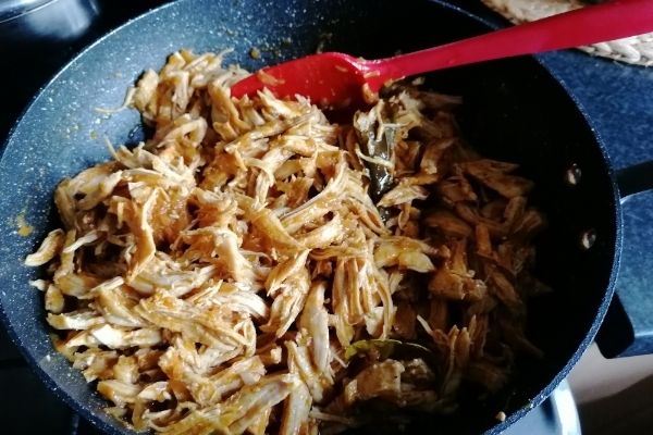 shredded chicken coated with Balinese spices