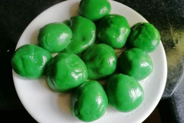 Ready boiled klepon