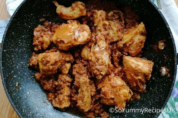 dry chicken karahi in a wok