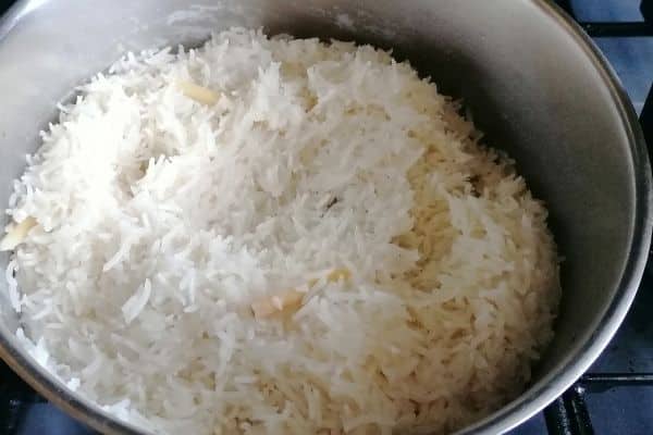rice with lemongrass slices