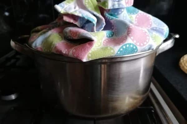 steaming the rice in the pan