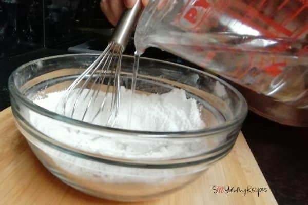 mixing rice flour and tapioca flour