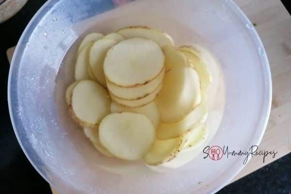 potato slices soaked in fresh water