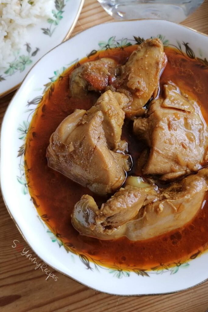 Pakistani chicken shorba in a round bowl.