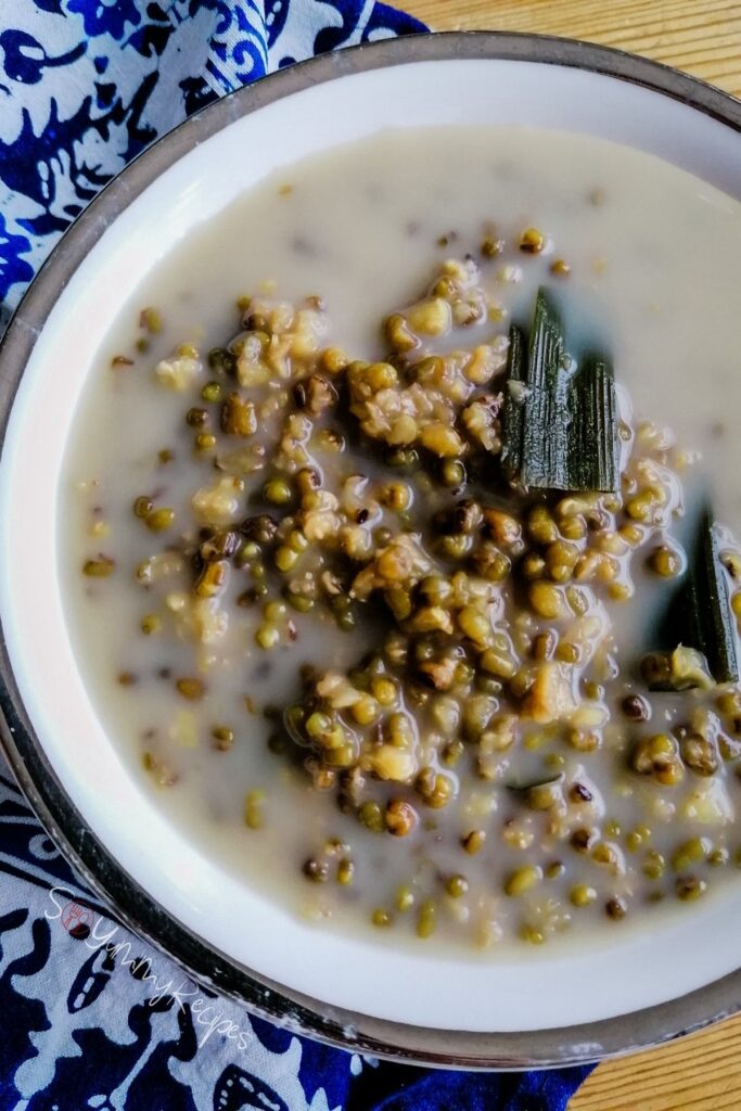 A close up picture of Bubur Kacang Hijau the Indonesian mung bean dessert.