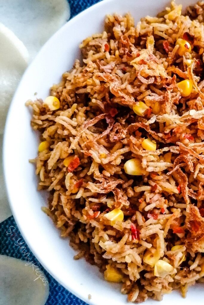 a close up photo of nasi goreng tuna.