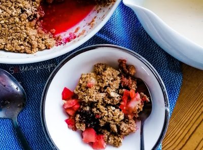 Apple Blackberry Crumble: Easy, Simple, and Tasty