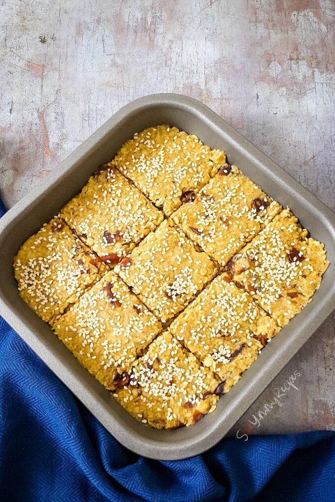 No bake flapjacks in square tin.