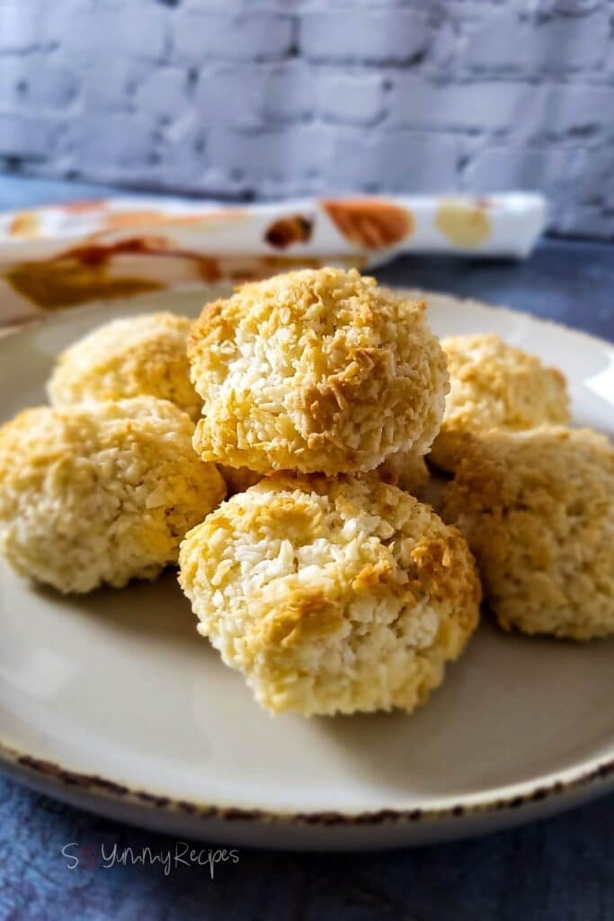 Coconut macaroons without condensed milk on a plate.