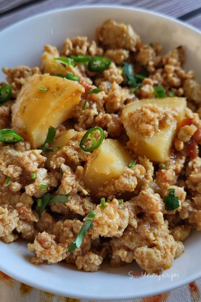 Pakistani ground chicken curry.