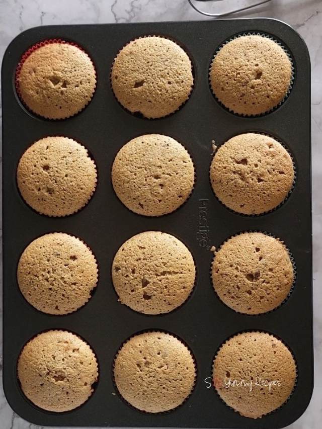 coffee cupcakes without frosting.