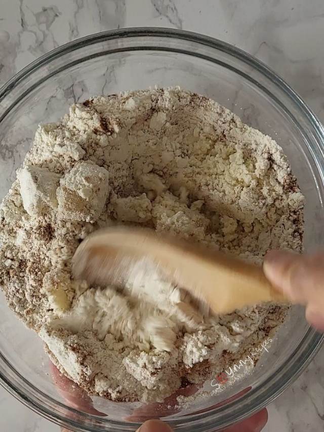 Dry ingredients for almond flour and pumpkin muffins.