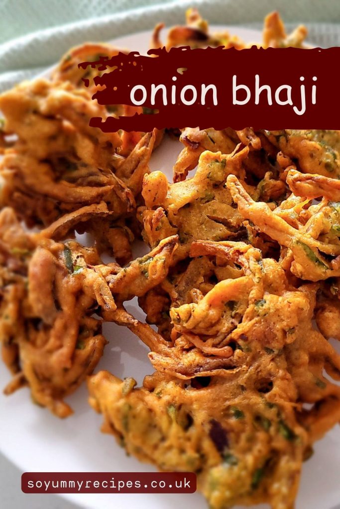 Onion pakoras with overlay text.