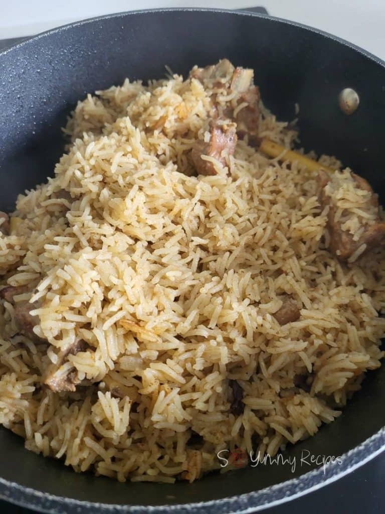Ready cooked Nasi Kebuli.