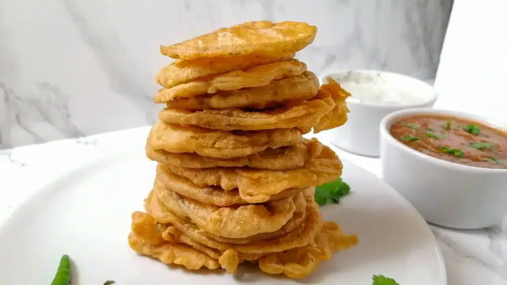 A stack of Aloo Pakora.