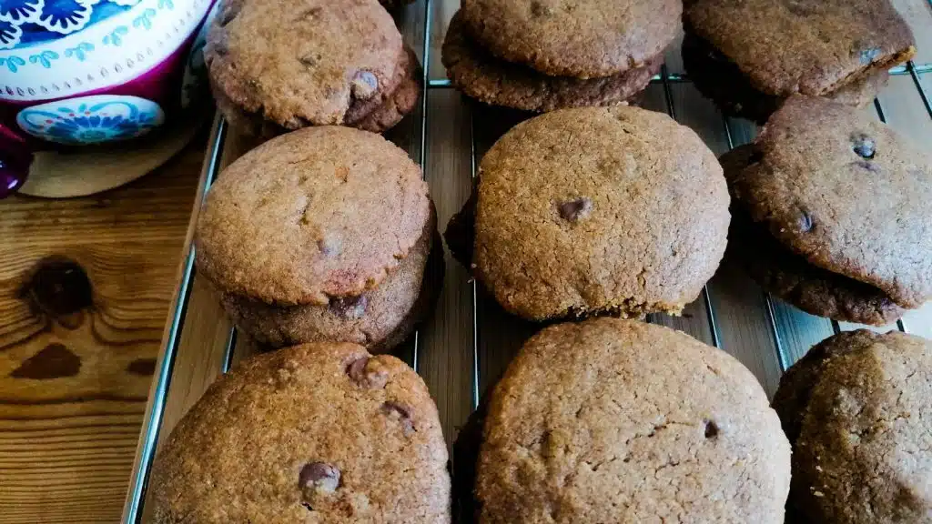 Chocolate chip cookies with coconut oil.