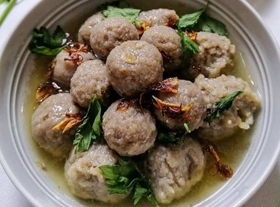 Bakso: Indonesian Beef Meatballs 