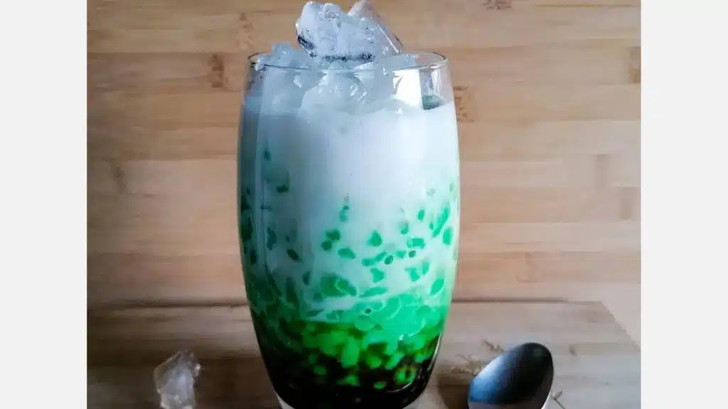A glass of Cendol.