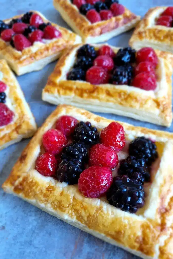 Puff pastries with berries.