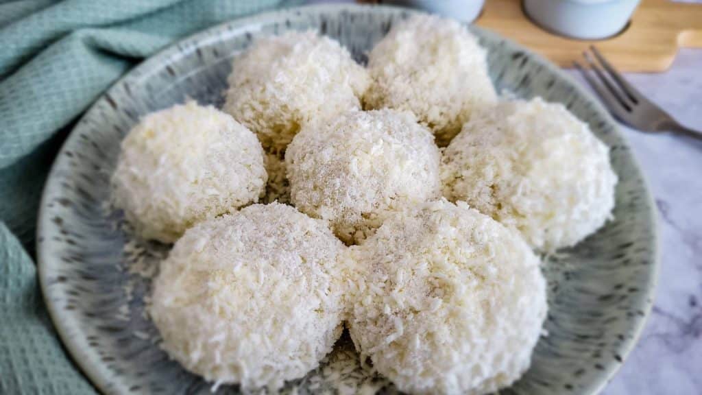 Indonesian sweet rice balls - ketan putih.