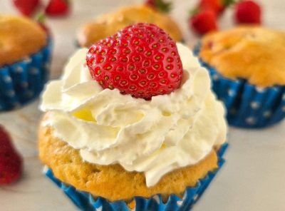 Strawberry and Cream Muffins: A Delightful Sweet Treat