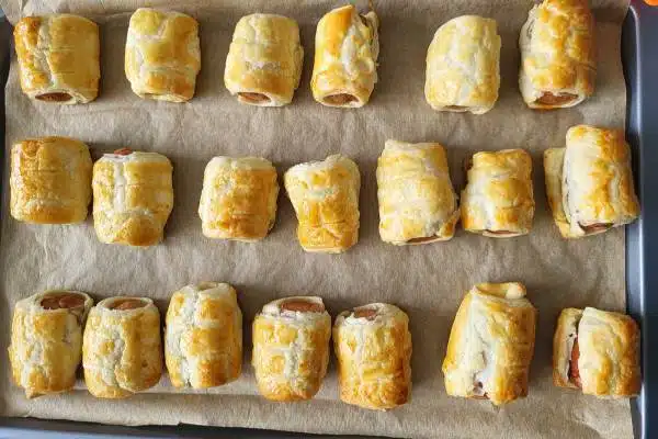 sausage rolls with puff pastry.